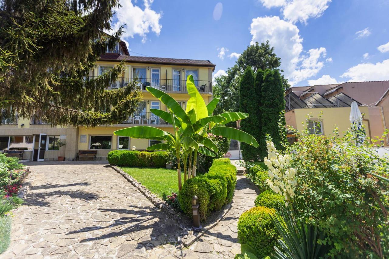 Hotel Naslada Μπαλτσίκ Εξωτερικό φωτογραφία