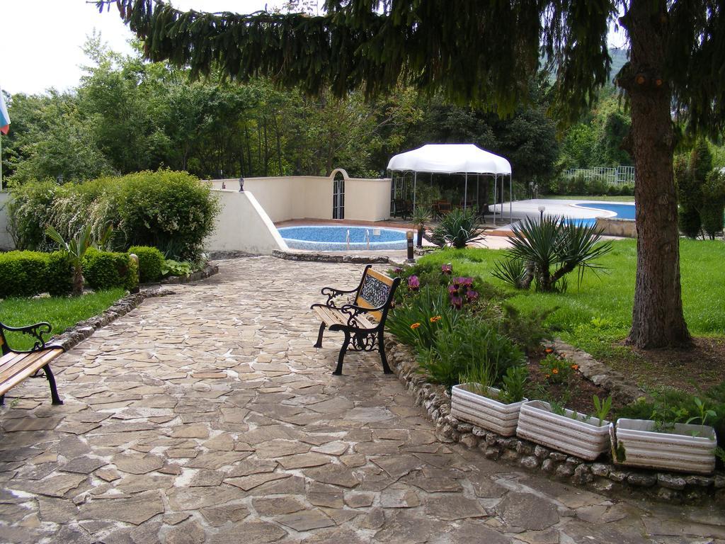 Hotel Naslada Μπαλτσίκ Εξωτερικό φωτογραφία
